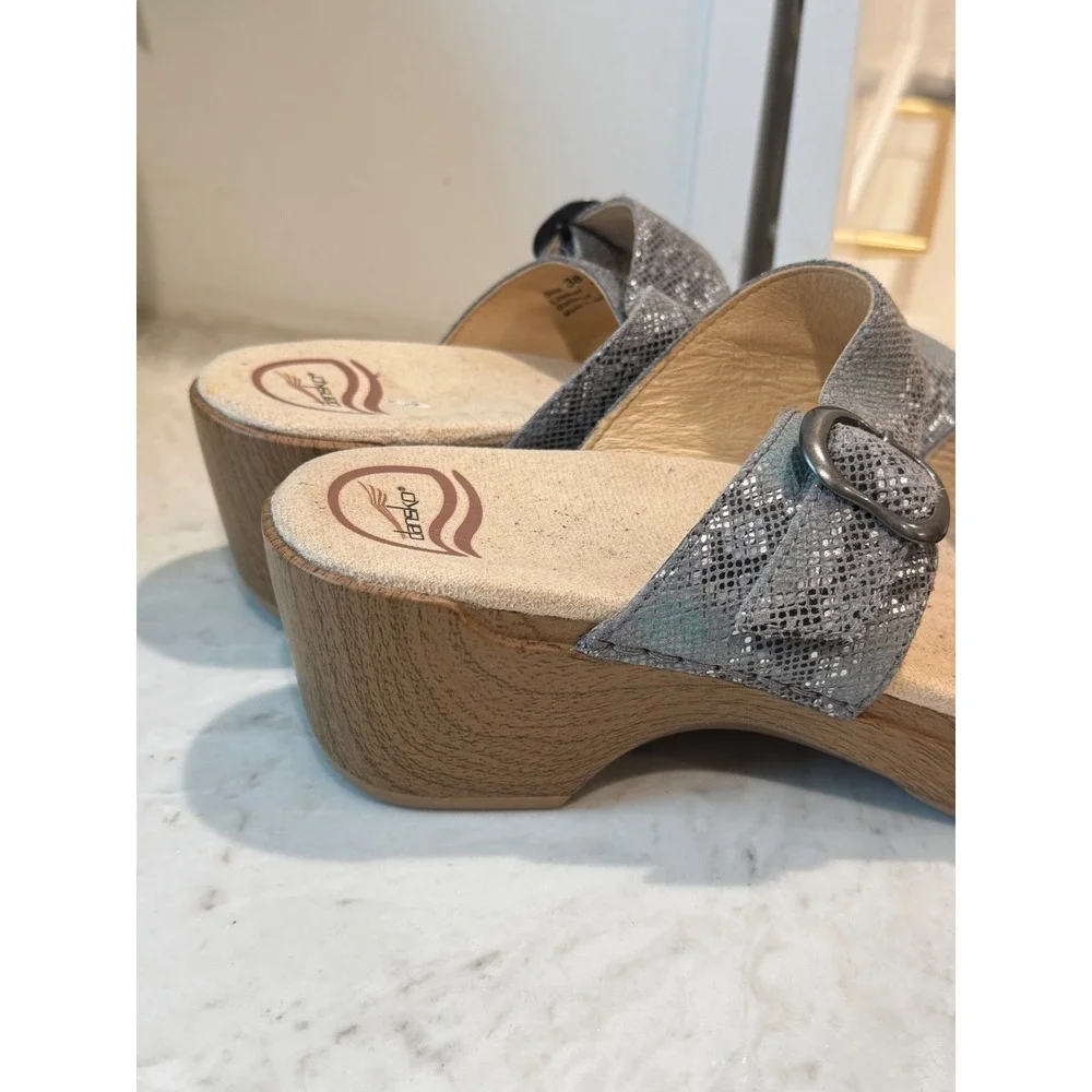 Dansko Slide Sandal Womens 38 Silver Snakeskin Leather Buckle Wedge Comfort